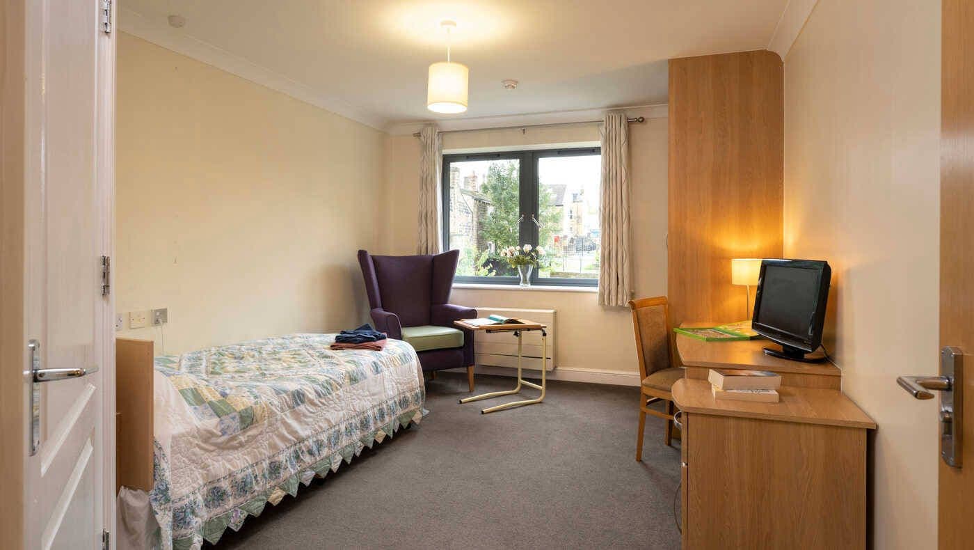 Anchor - Savile Park care home - 011