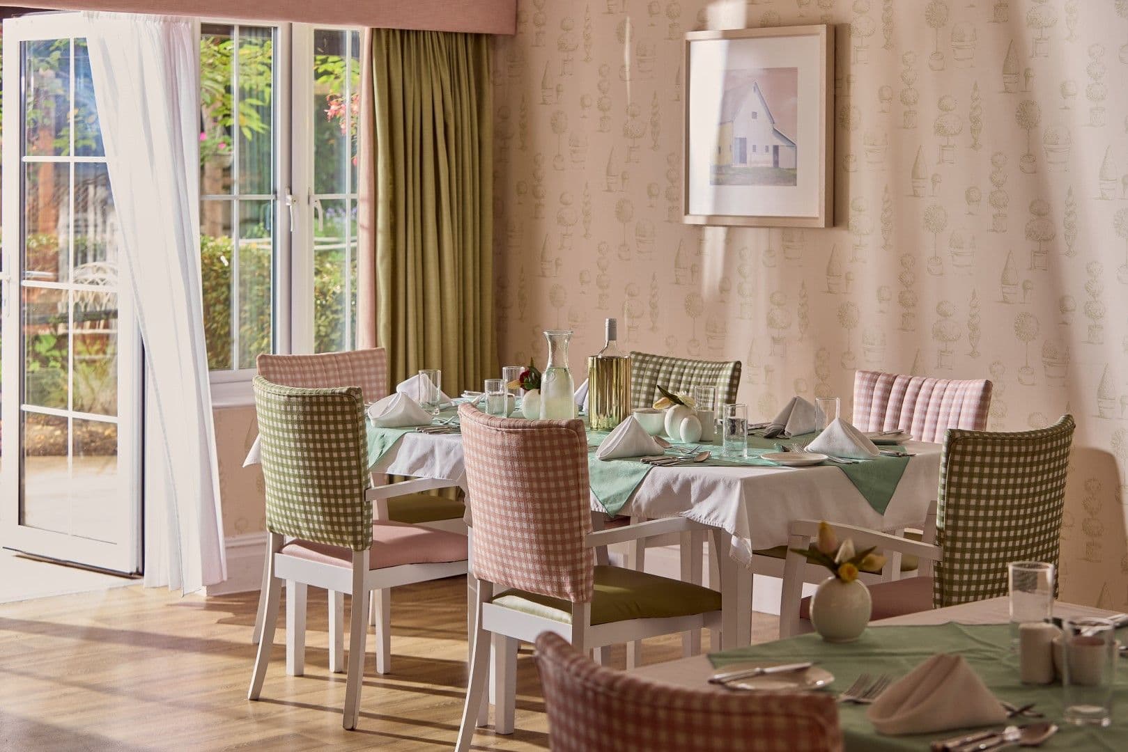 Hallmark Luxury Care Homes - Hallmark Henley Manor care home - 010
