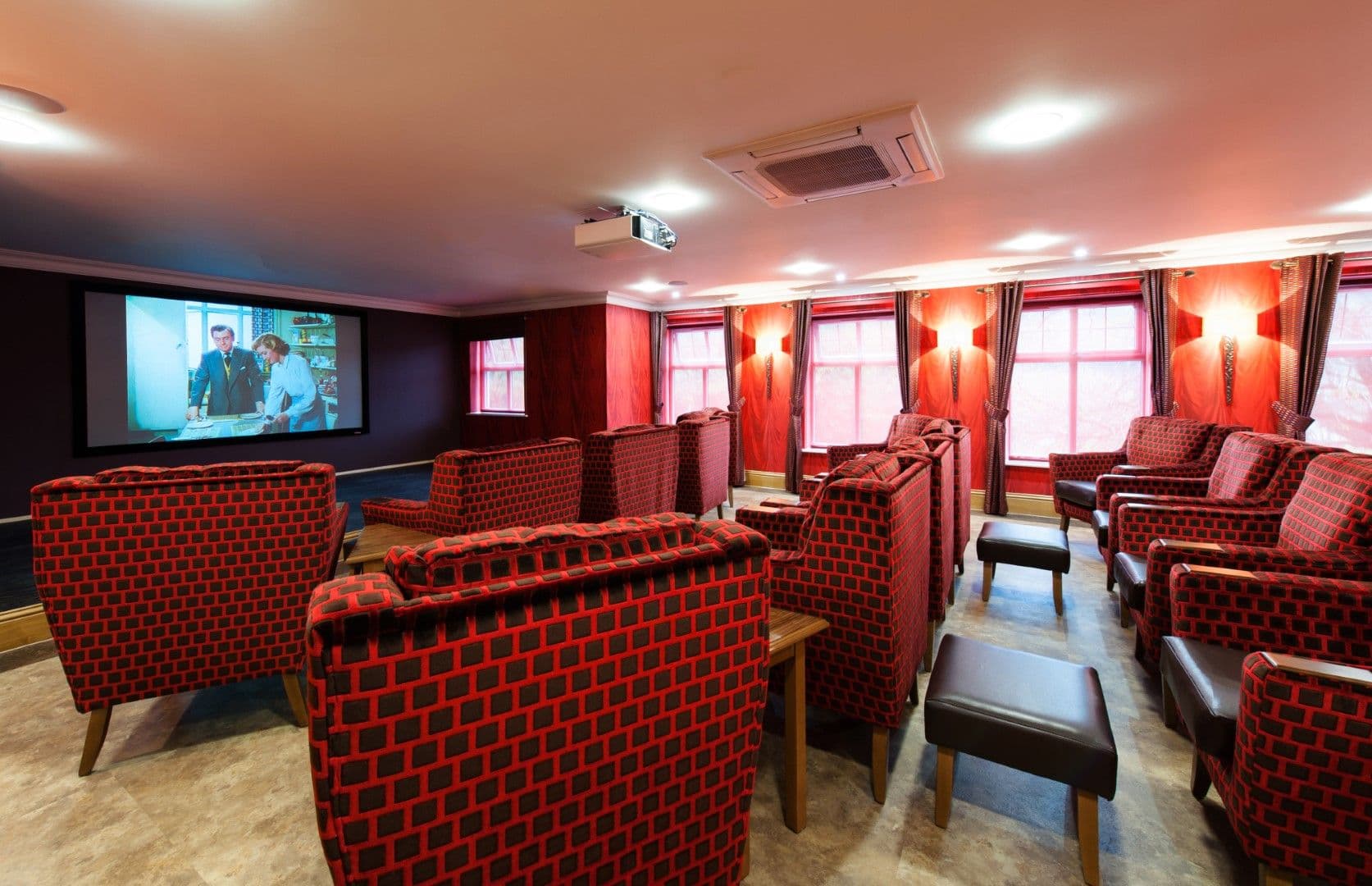 Hallmark Luxury Care Homes - Hallmark Maycroft Manor care home - 008