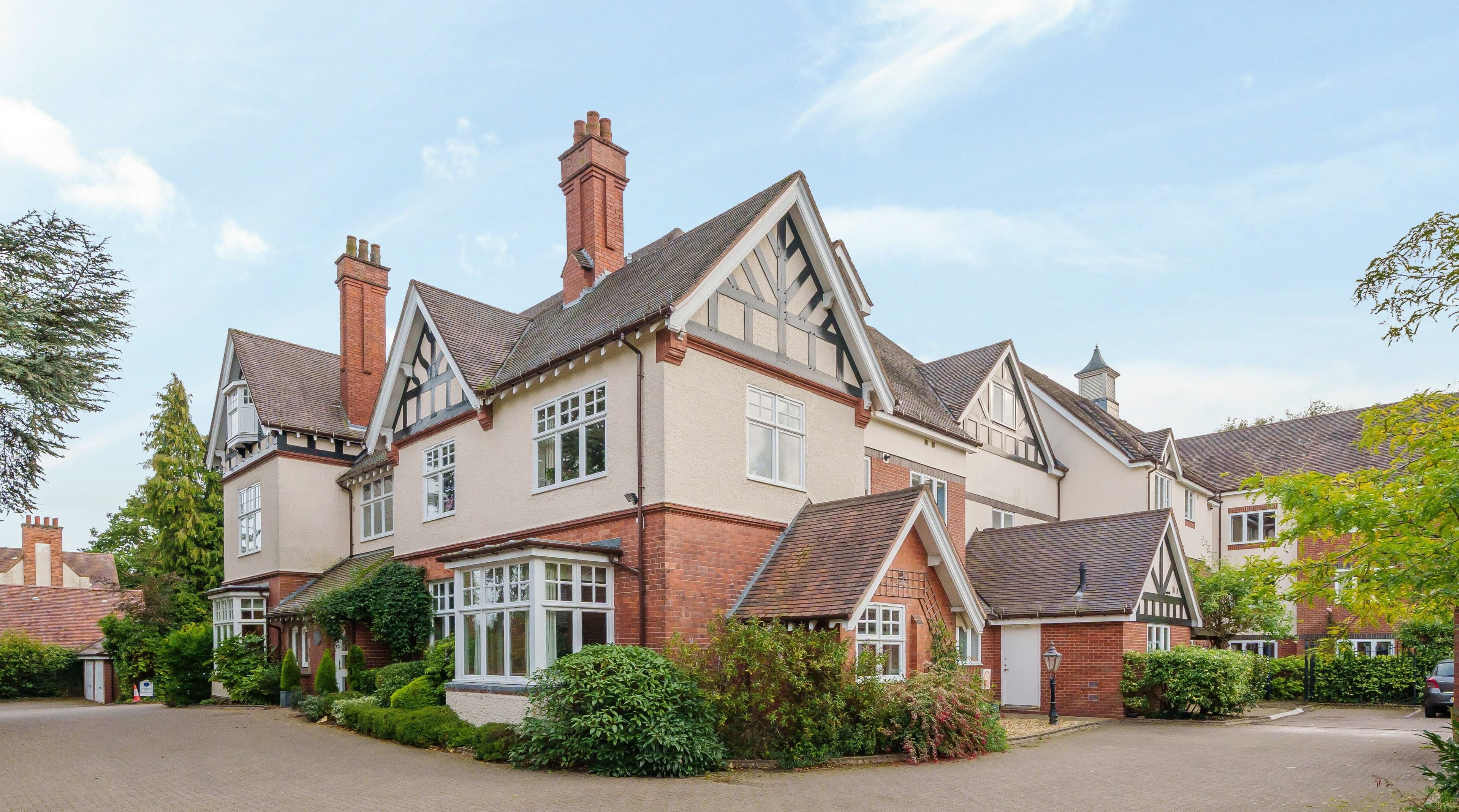 Retirement Security - Burcot Court in 51 Four Oaks Rd, Four Oaks, Birmingham, Sutton Coldfield B74 2XU - 000