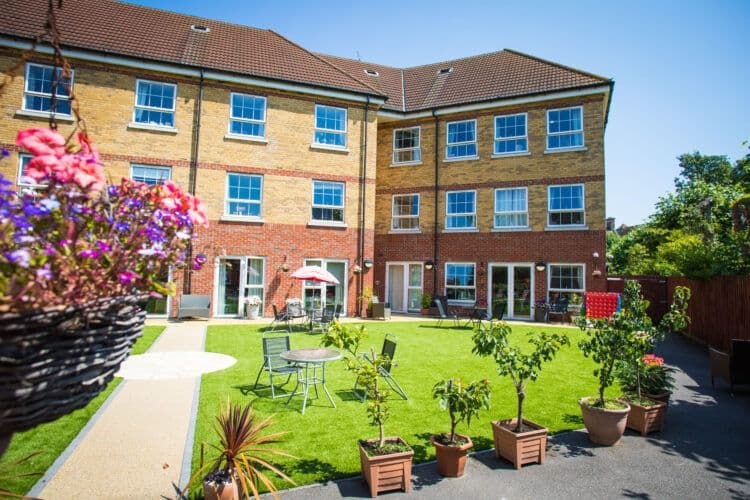 Independent Care Home - Cedars care home - 005