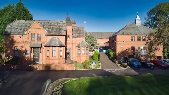 Harbour Healthcare - Hilltop Court care home - 006