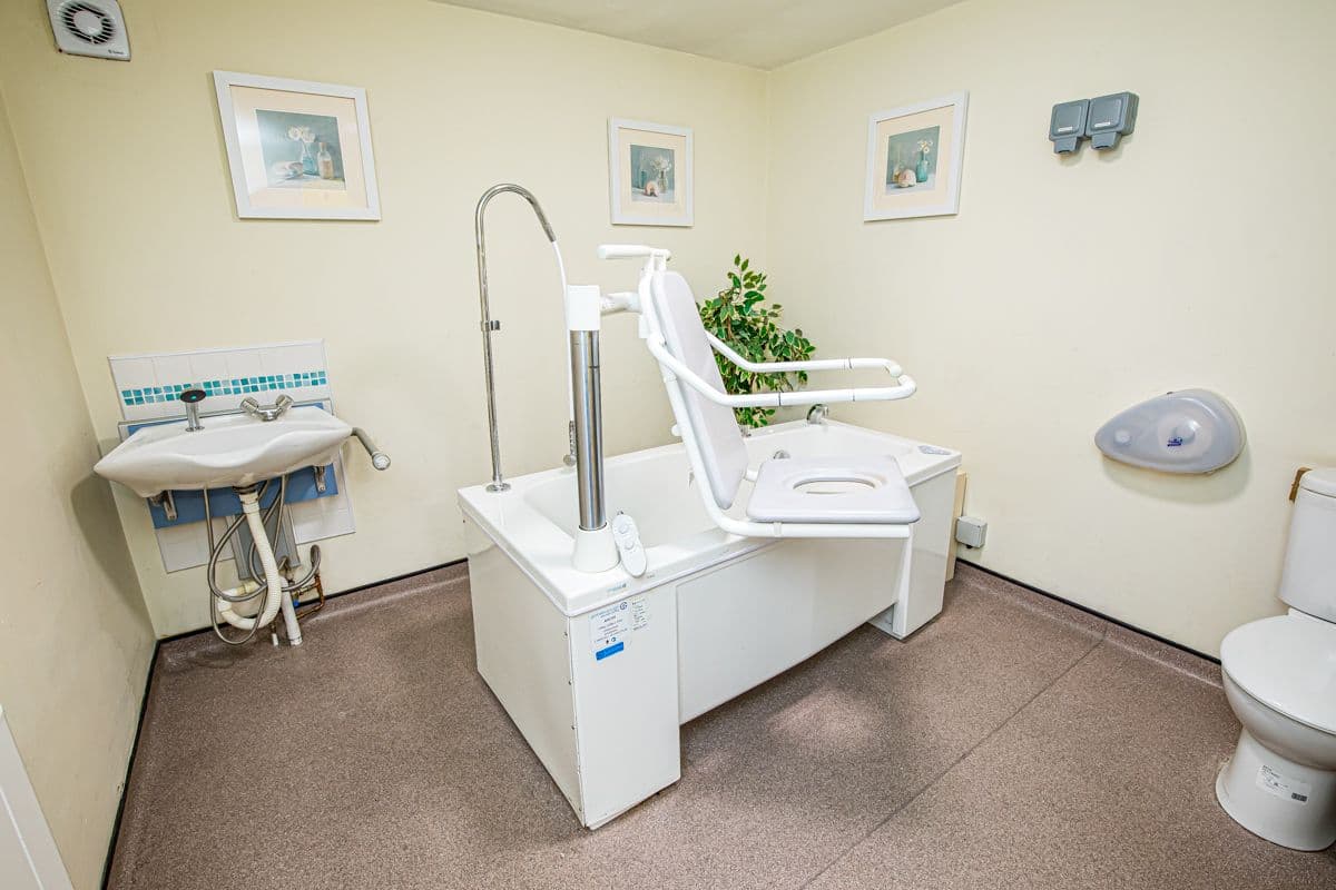 HC-One - Springwater Lodge care home - 003