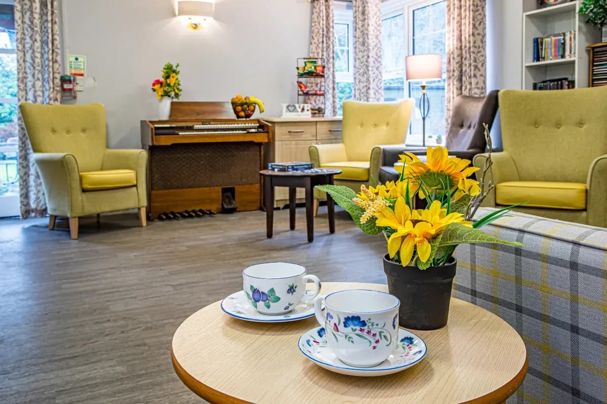 HC-One - Cedar House care home - 003