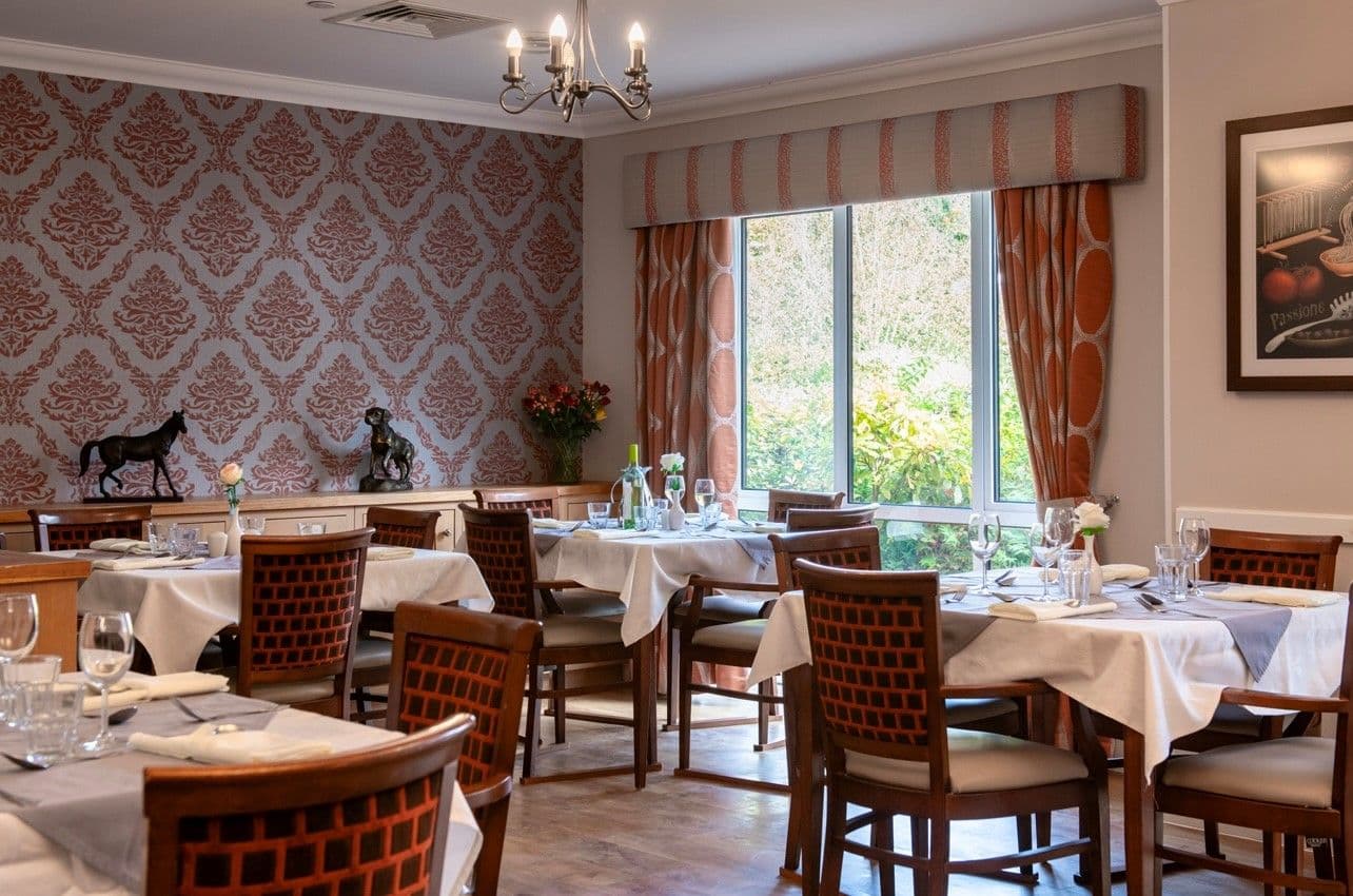 Cinnamon Luxury Care - Hartwood House care home - 007