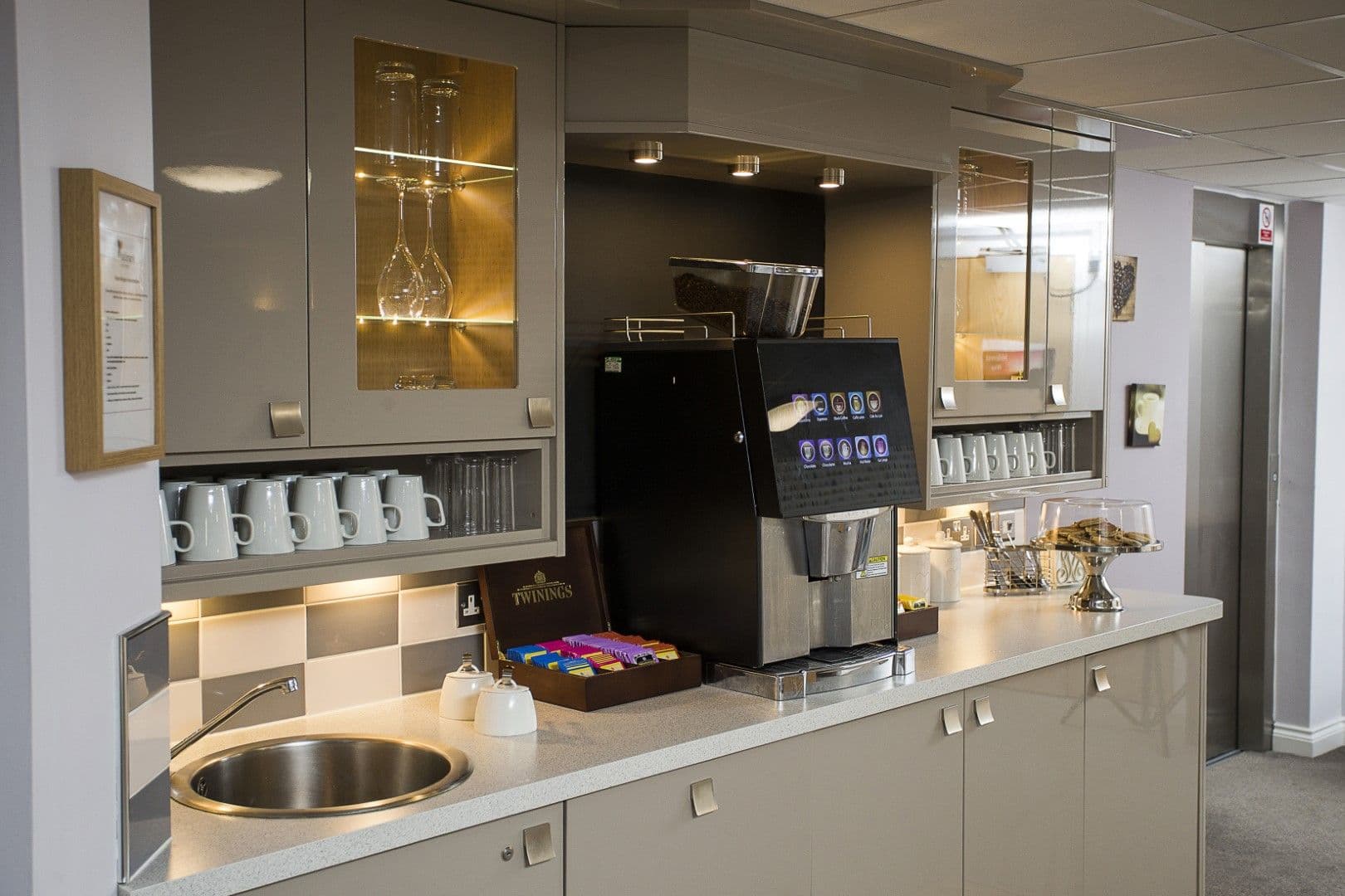 Hallmark Luxury Care Homes - Hallmark Ty Porth care home - 004