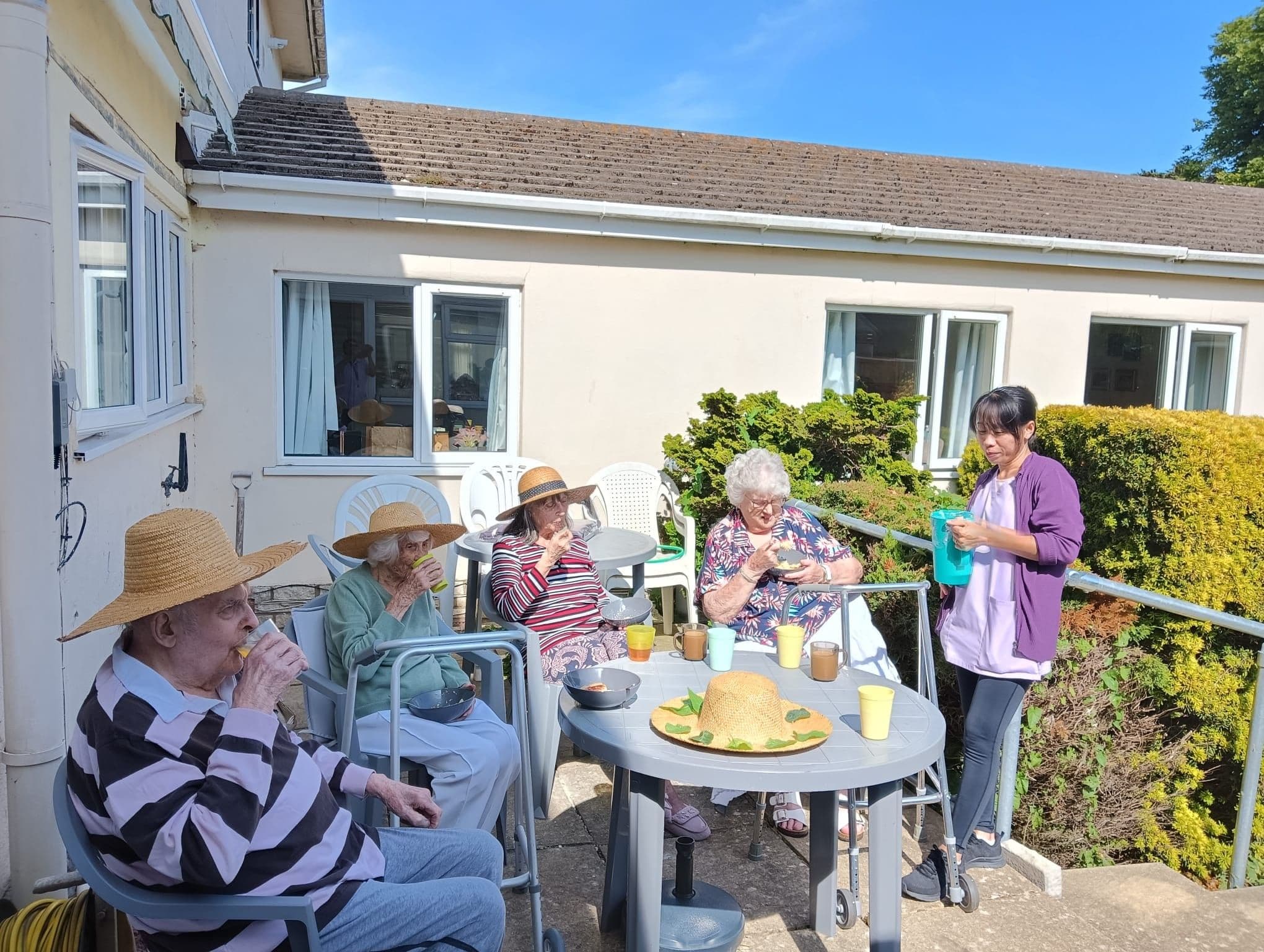 Neways Healthcare - The Chestnuts care home - 010