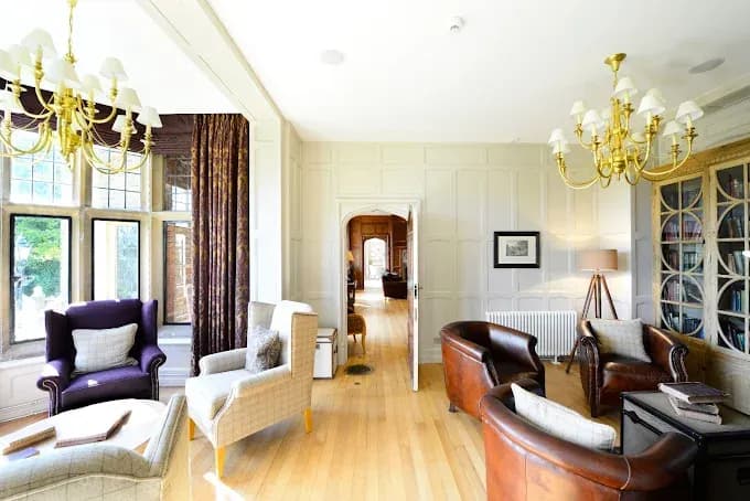 Manor Life - Oak Hall care home 3