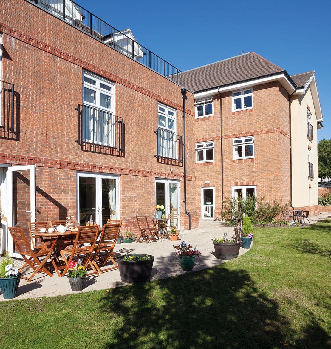 Garden at Aaron Court Care Home in Leicester, Leicestershire