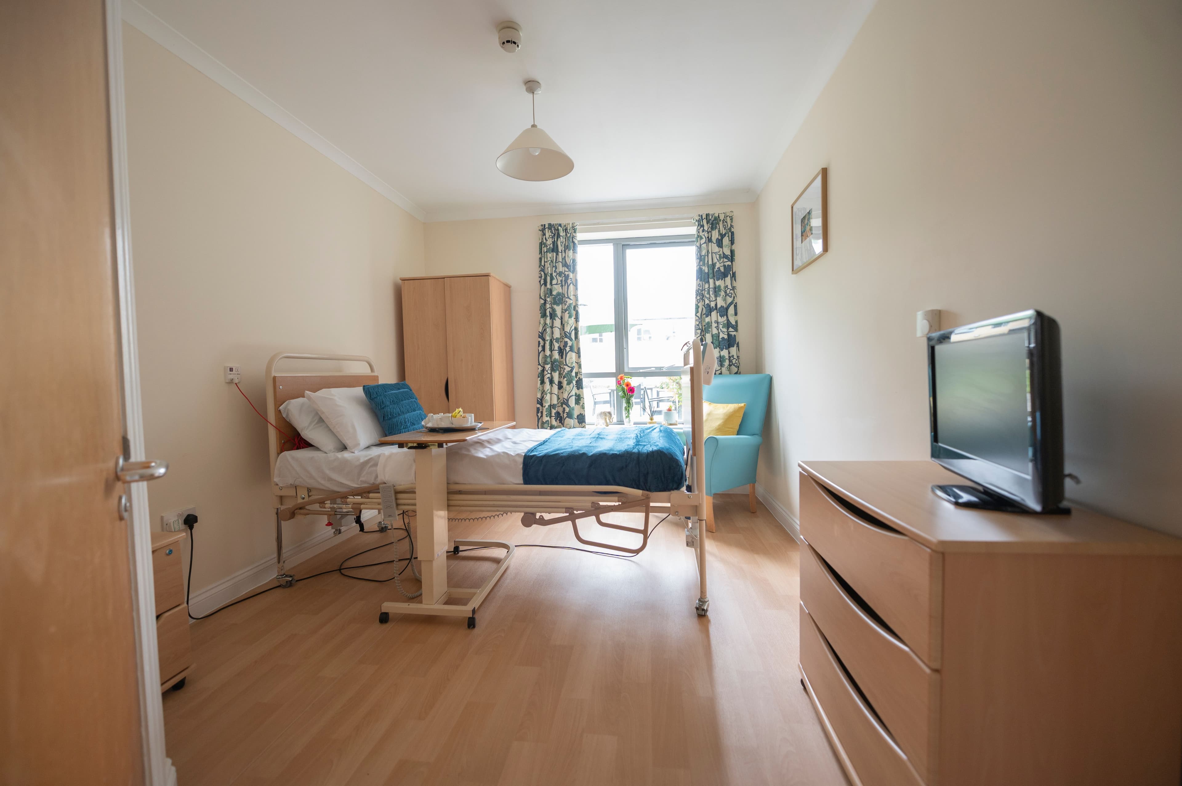 Gold Care Homes - Acton care home 008