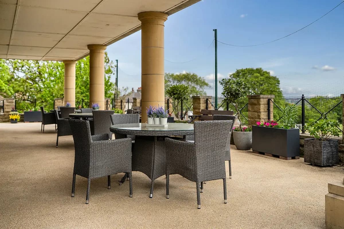 Holt Family Care Group - The Avenue care home - 008