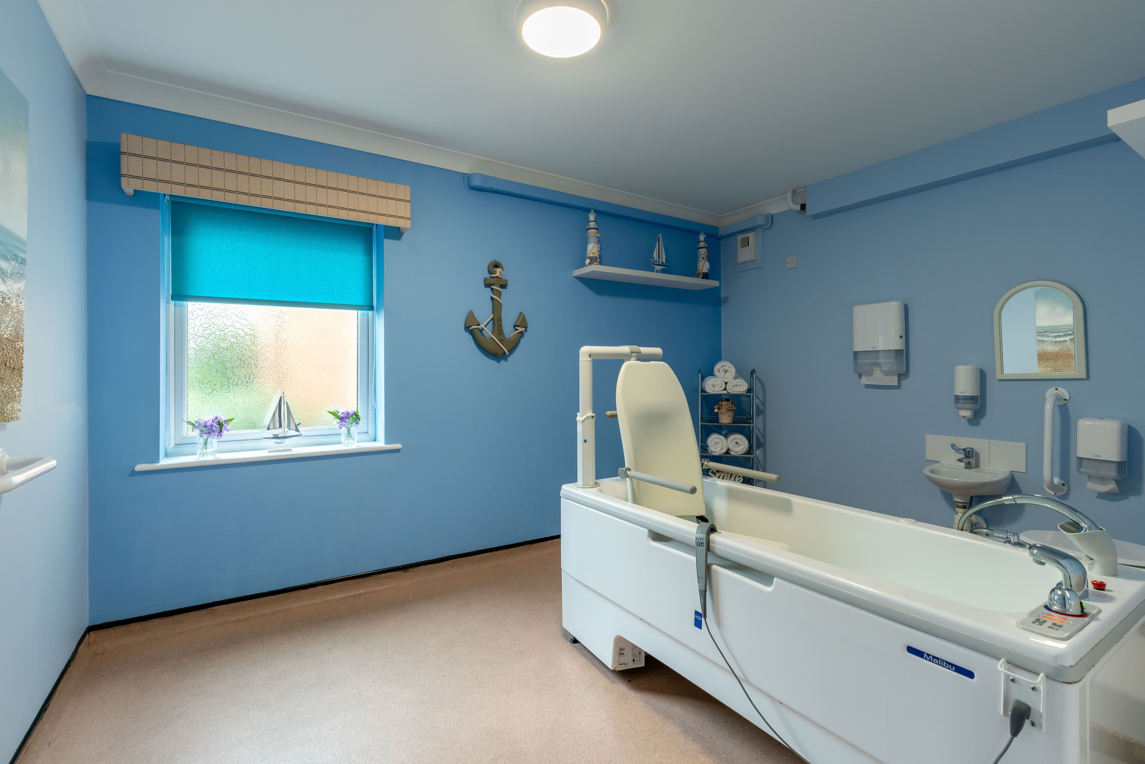 Barchester Healthcare - Hundens Park care home 13