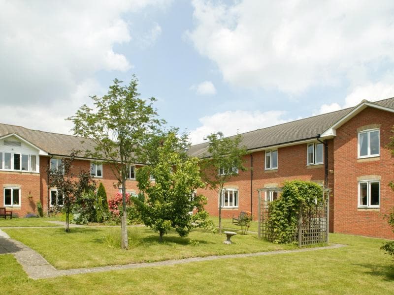 Barchester Healthcare - West Oak care home 3