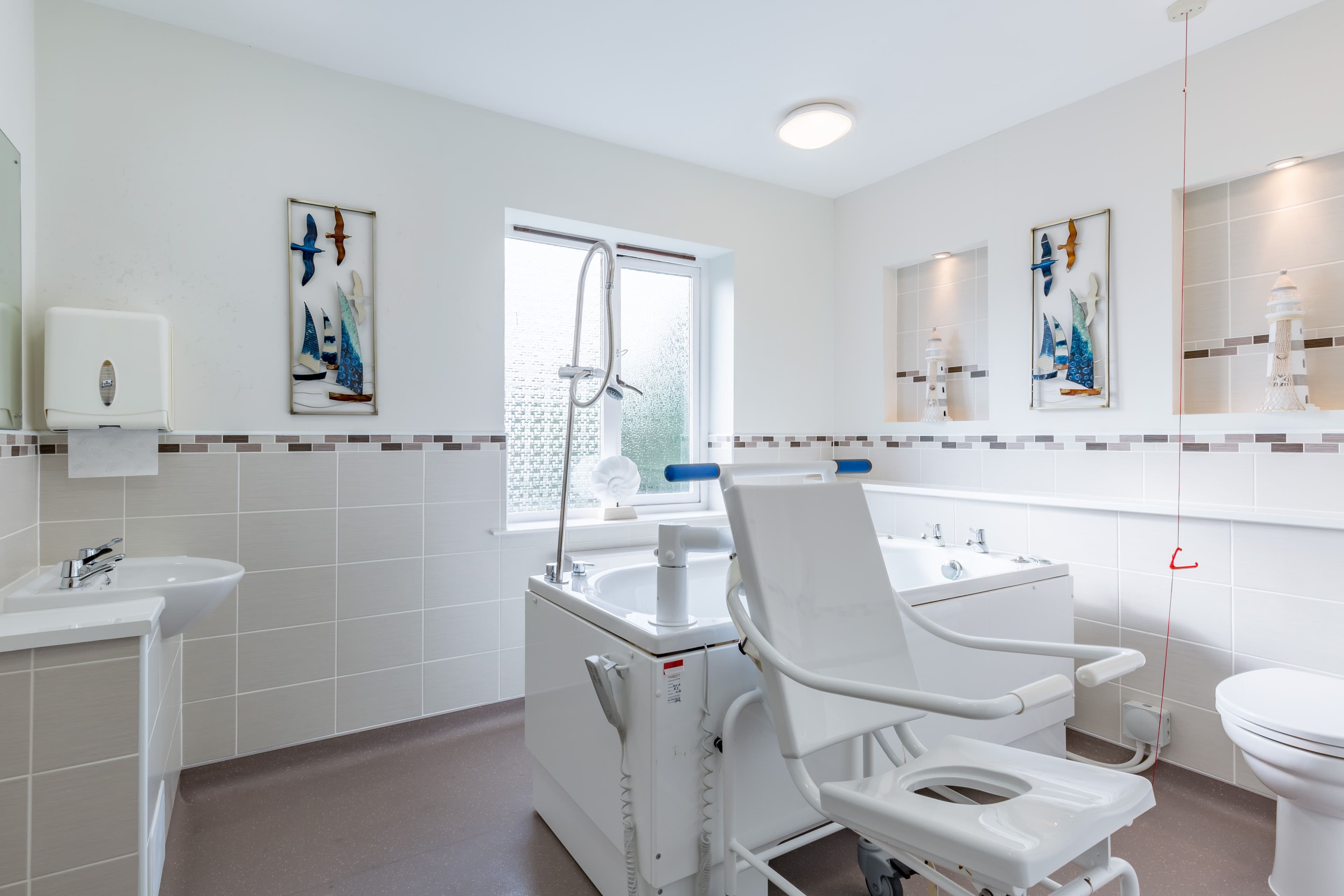 Barchester Healthcare - Leonard Lodge care home 16