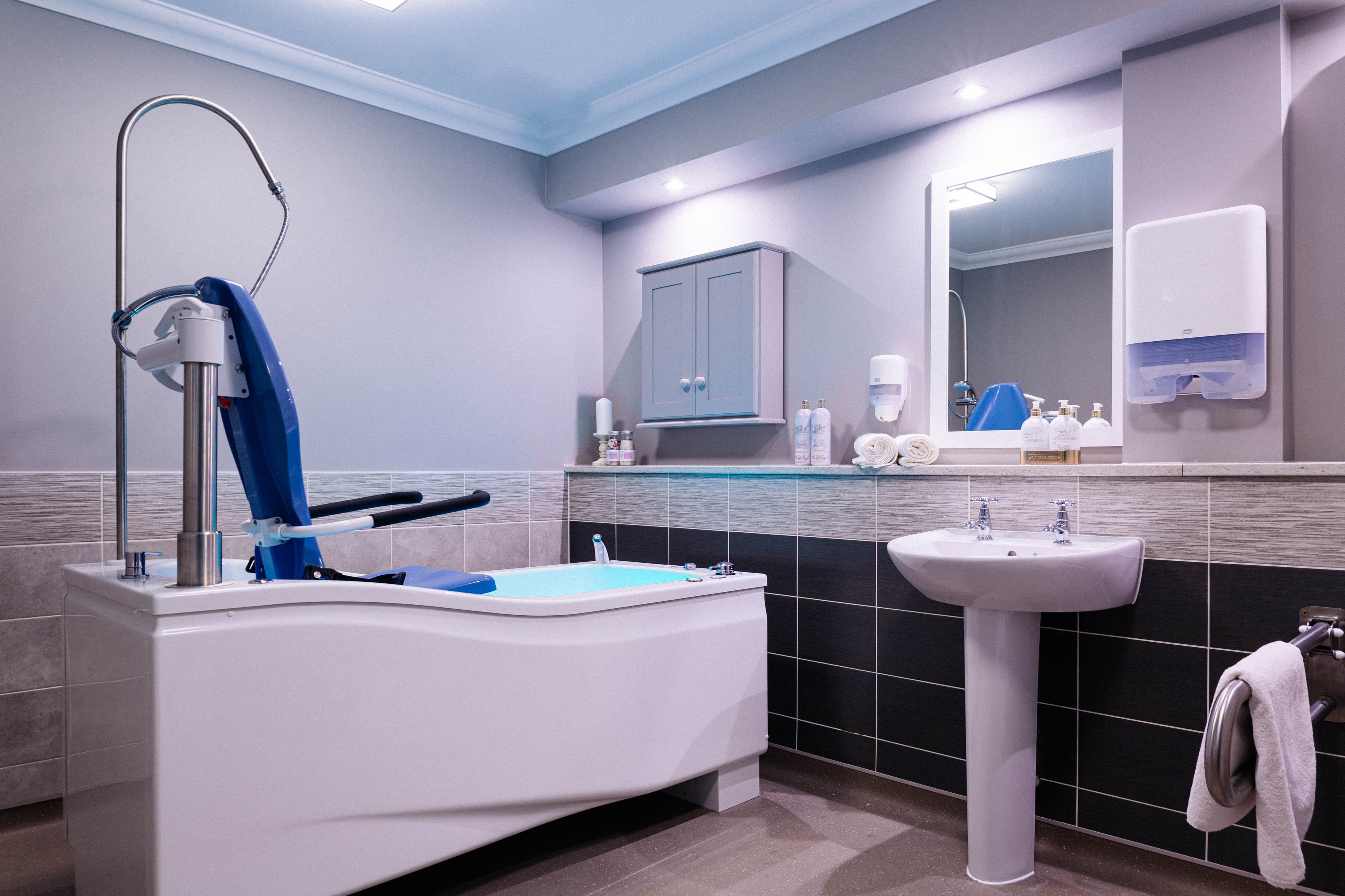 Spa Bathroom in Oaklands Care Home in Cambridge, Cambridgeshire