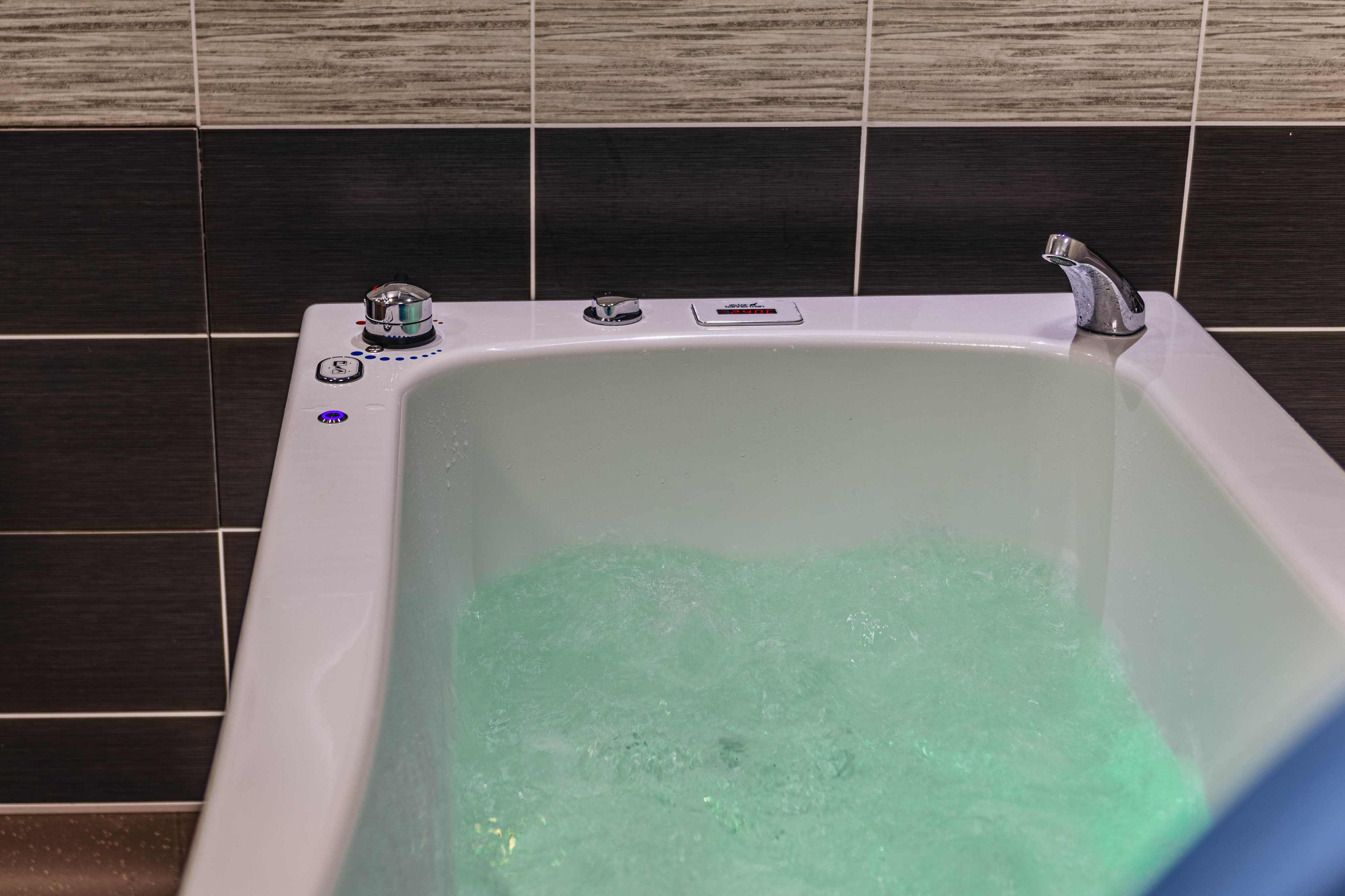 Spa Bath in Oulton Park Care Home in Lowestoft, Suffolk