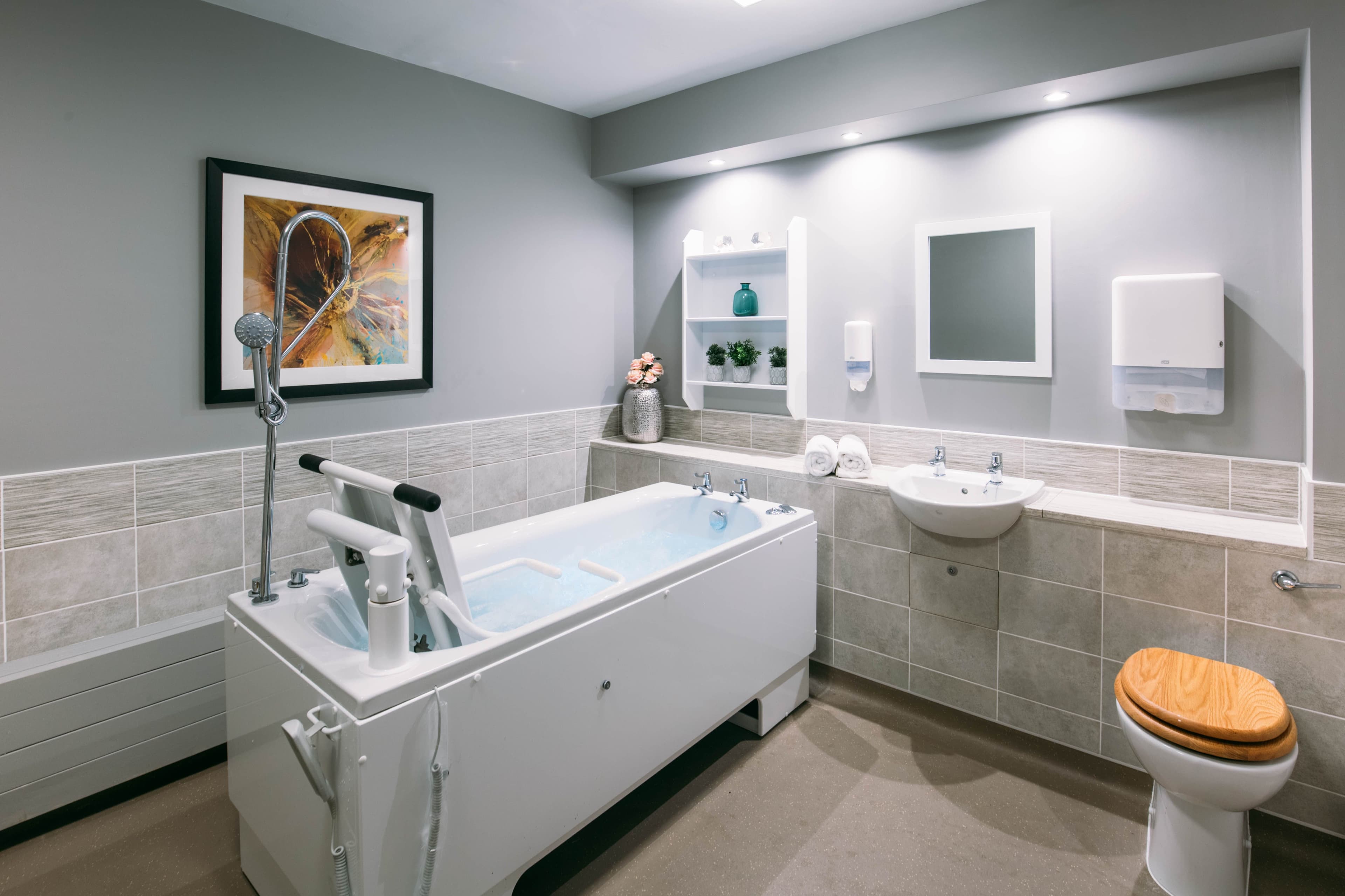 Spa Bathroom at Plas-y-Dderwen Care Home in Camarthen, Camarthenshire