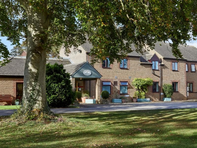 Barchester Healthcare - Tixover House care home 18