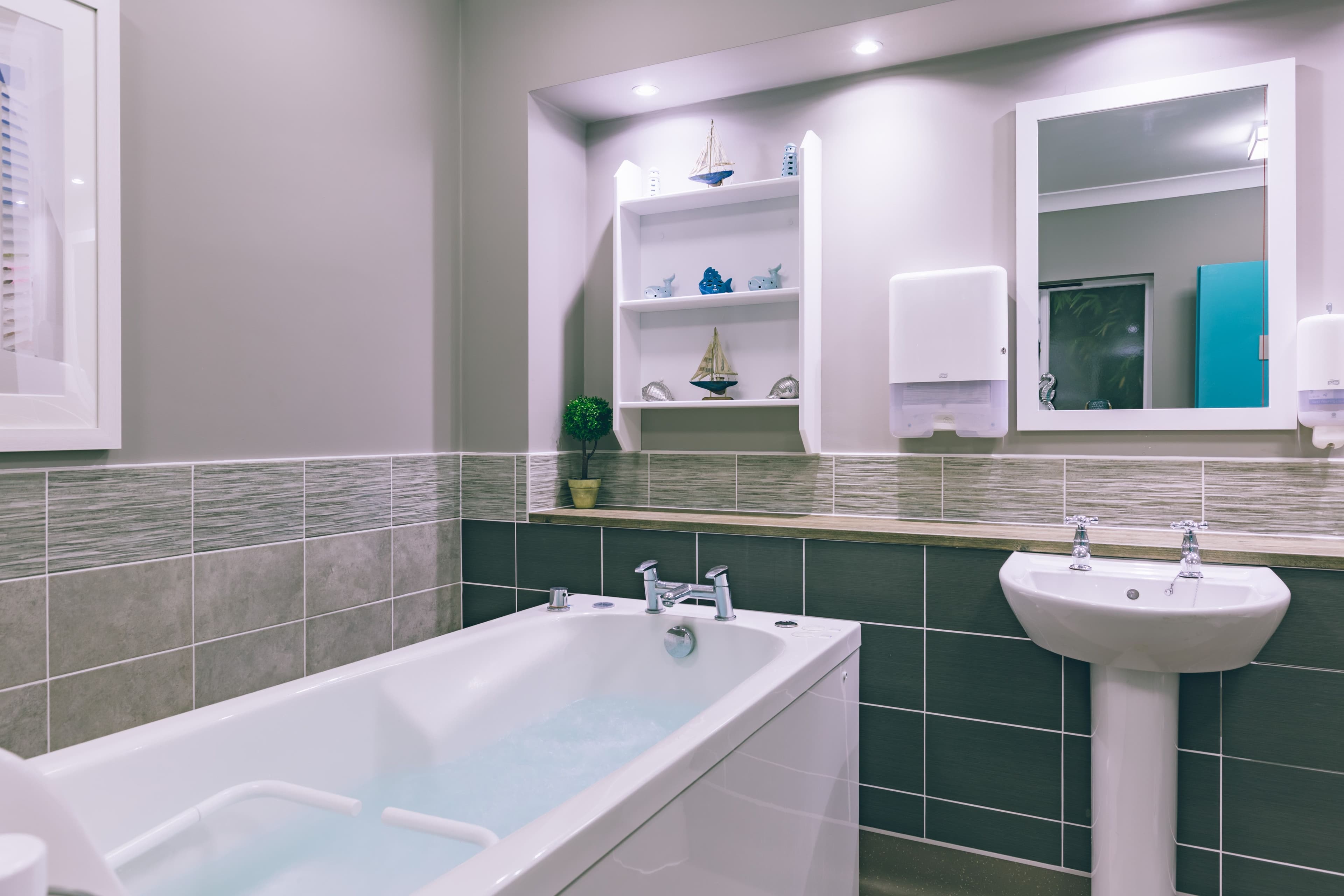 Bathroom of Vecta House Care Home in Newport, Isle of Wight