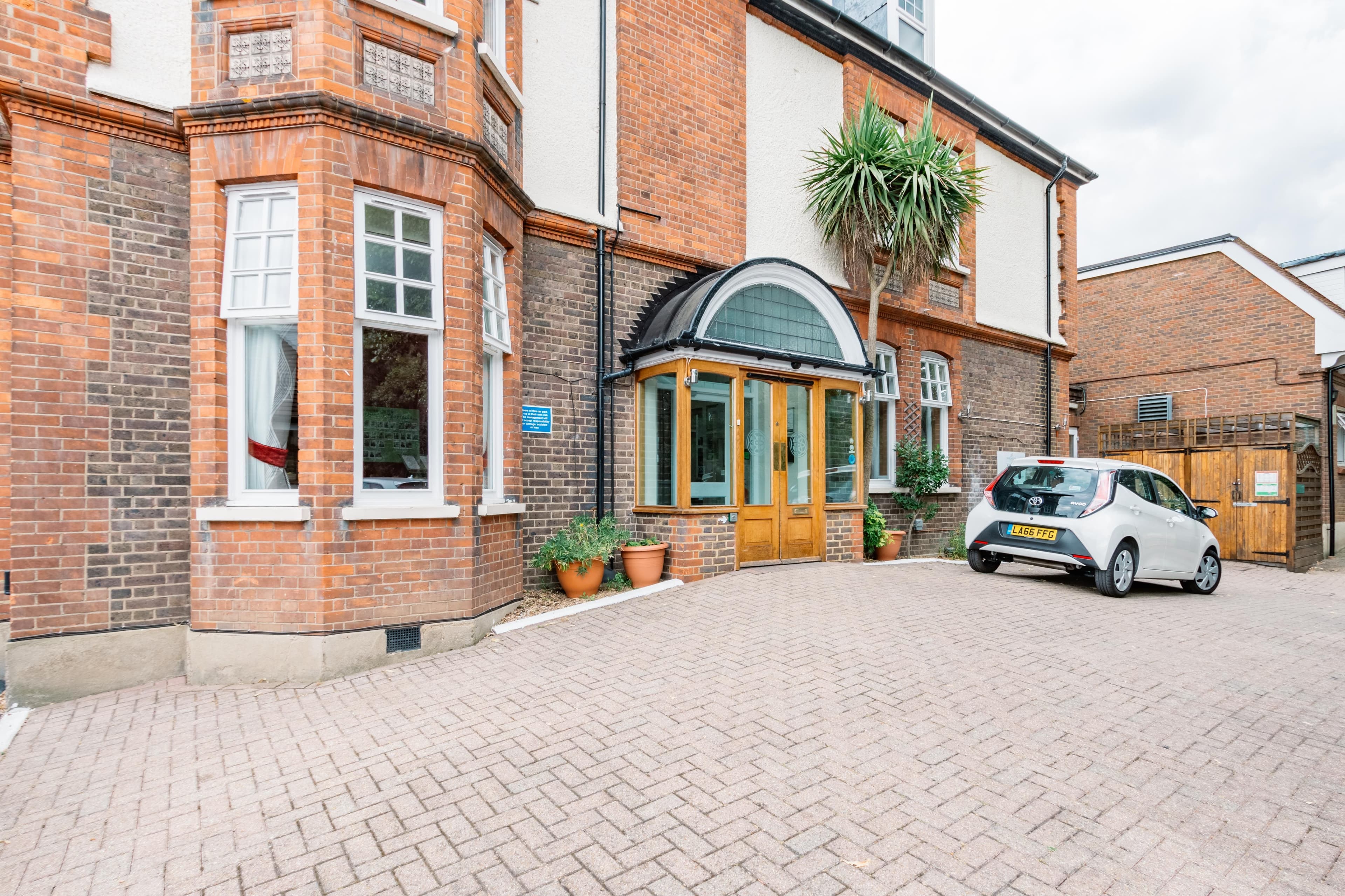 Barchester Healthcare - Barchester Healthcare Wimbledon Beaumont care home - 002