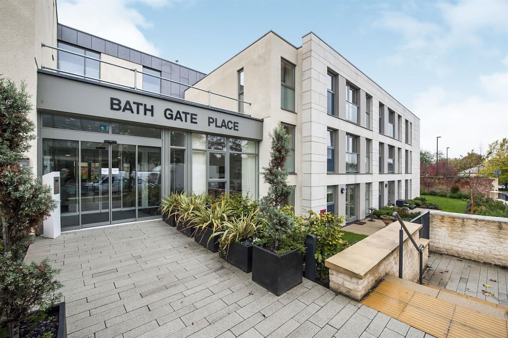 McCarthy Stone Resales - Bath Gate Place  - Resale in Hammond Way, Cirencester GL7 1ZJ - 000
