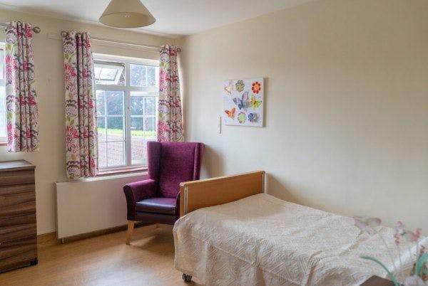 Crest Lodge Care Home in Hindhead 3
