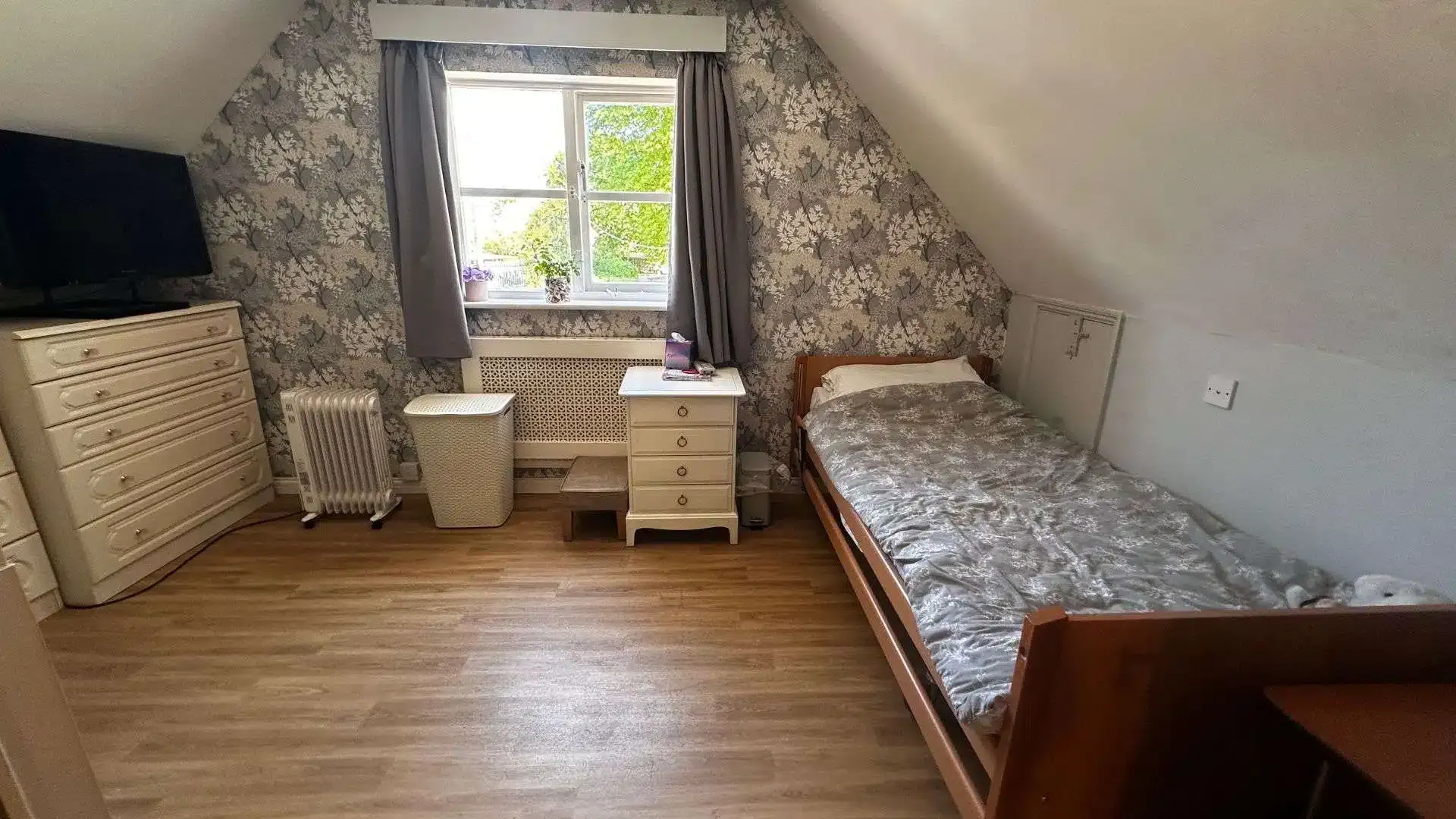 Independent Care Home - Boars Tye House care home 3