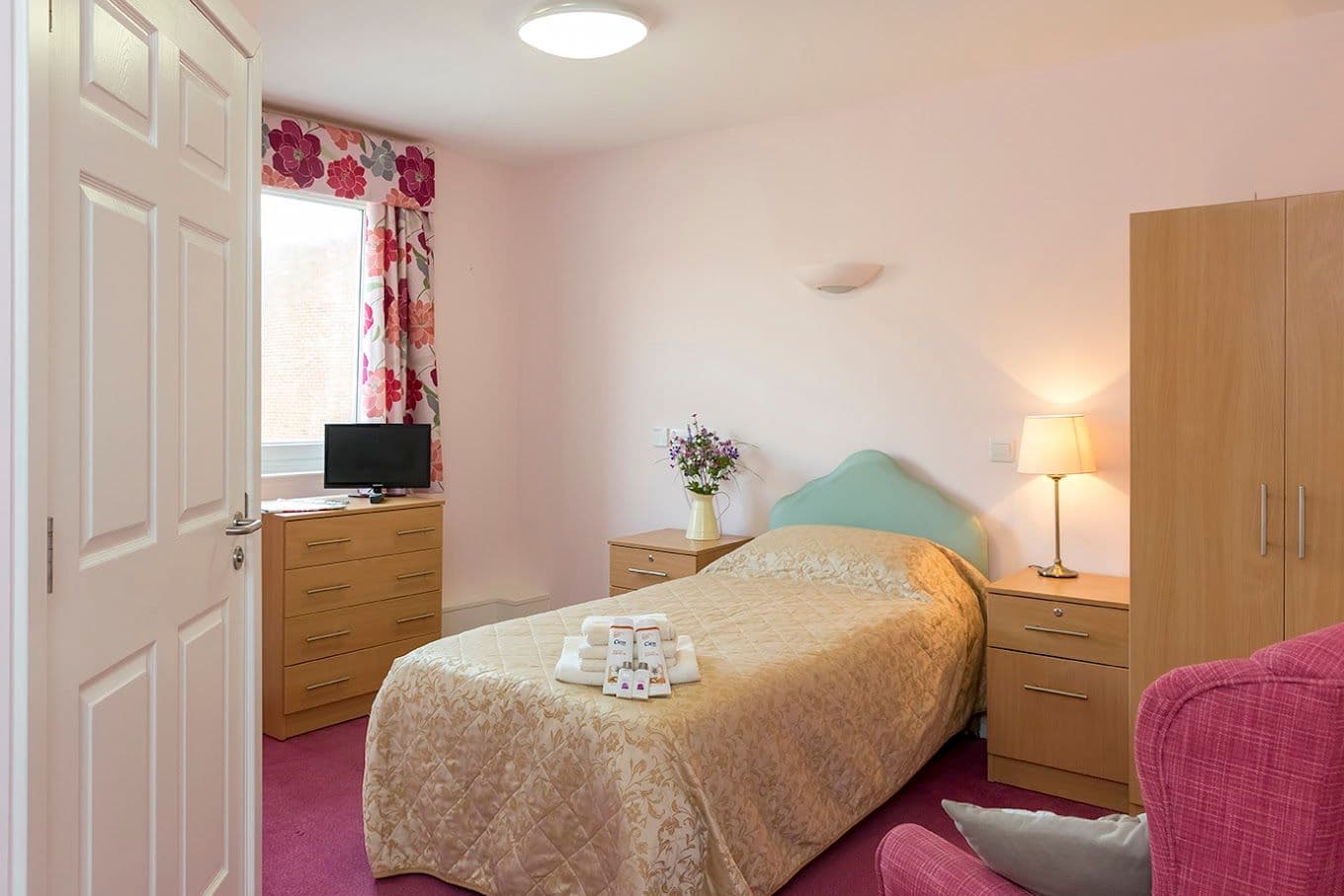 Independent Care Home - Buchanan House care home 2