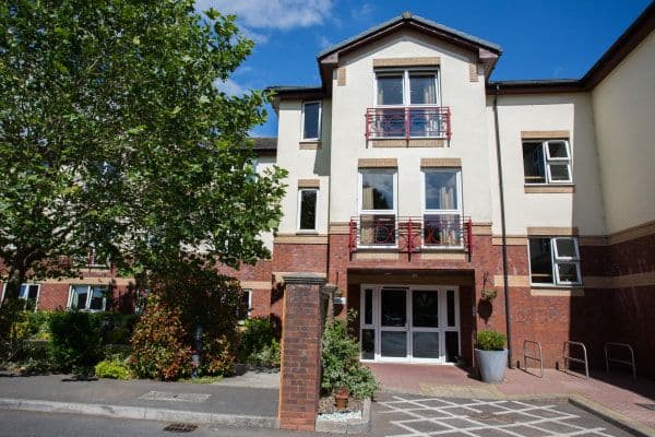 Exterior of Knights' Grove Care Home in Southampton, Hampshire