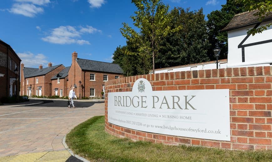 Exterior of Bridge House of Twyford in Twyford, Berkshire