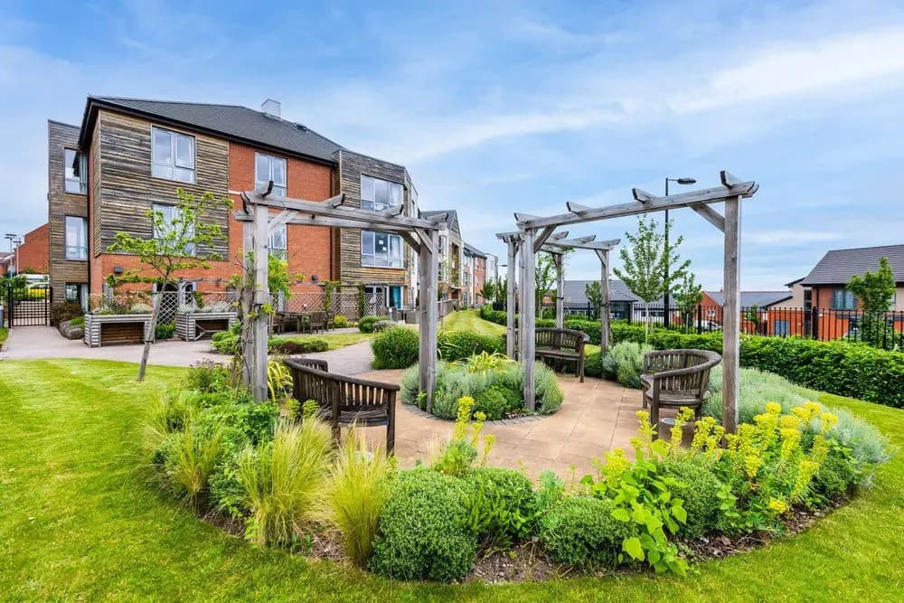 Cedar Mews care home garden