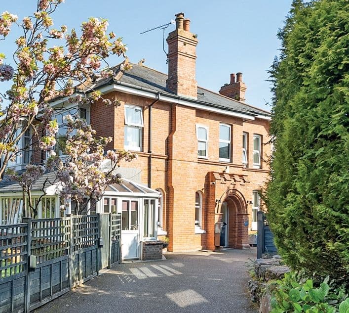 Cross Park House-main-image