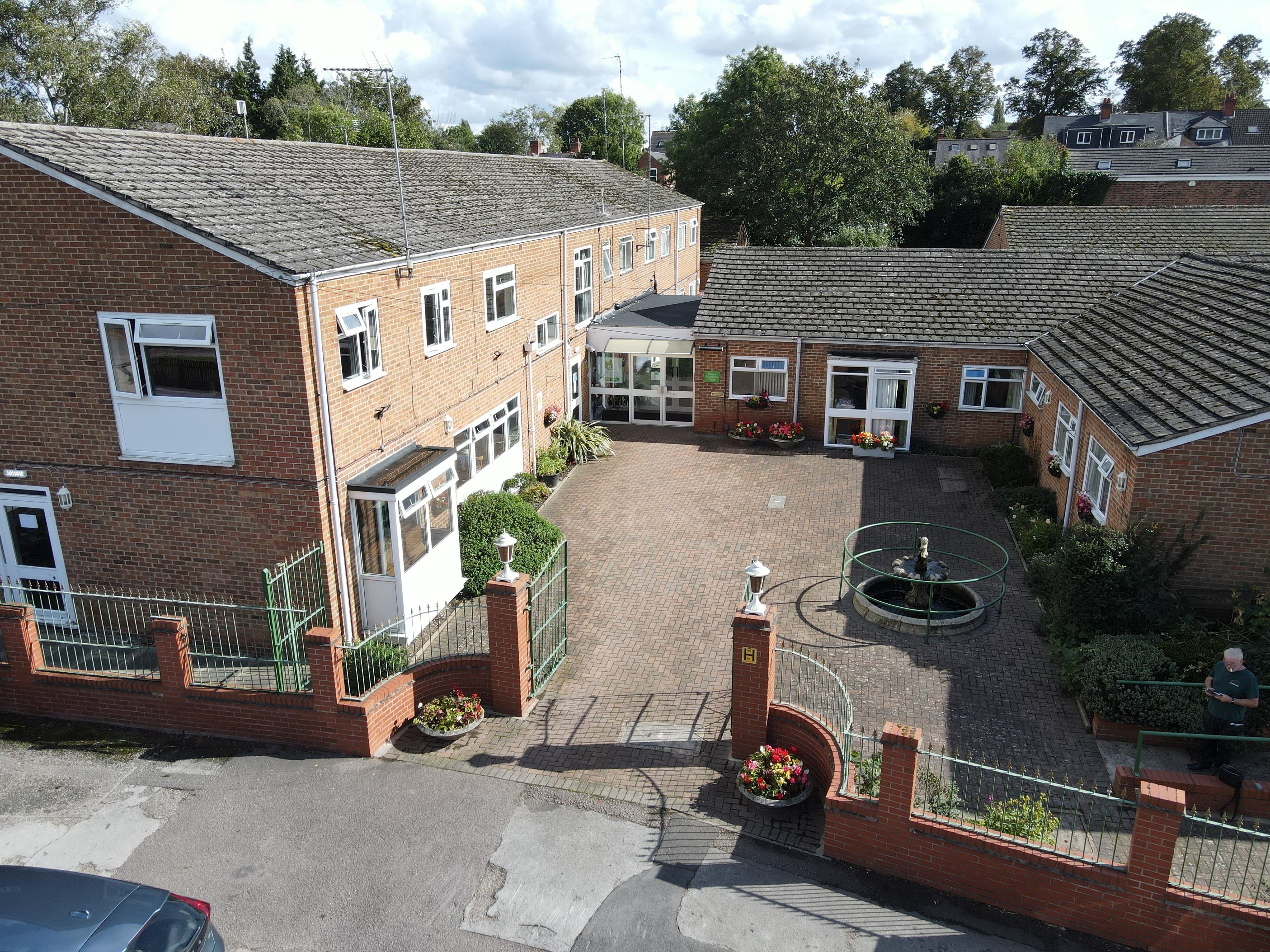 Kirklands Care - Meadow's Court care home 010