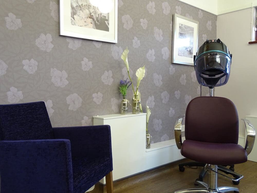 Salon of Echelforde care home in Ashford, Surrey