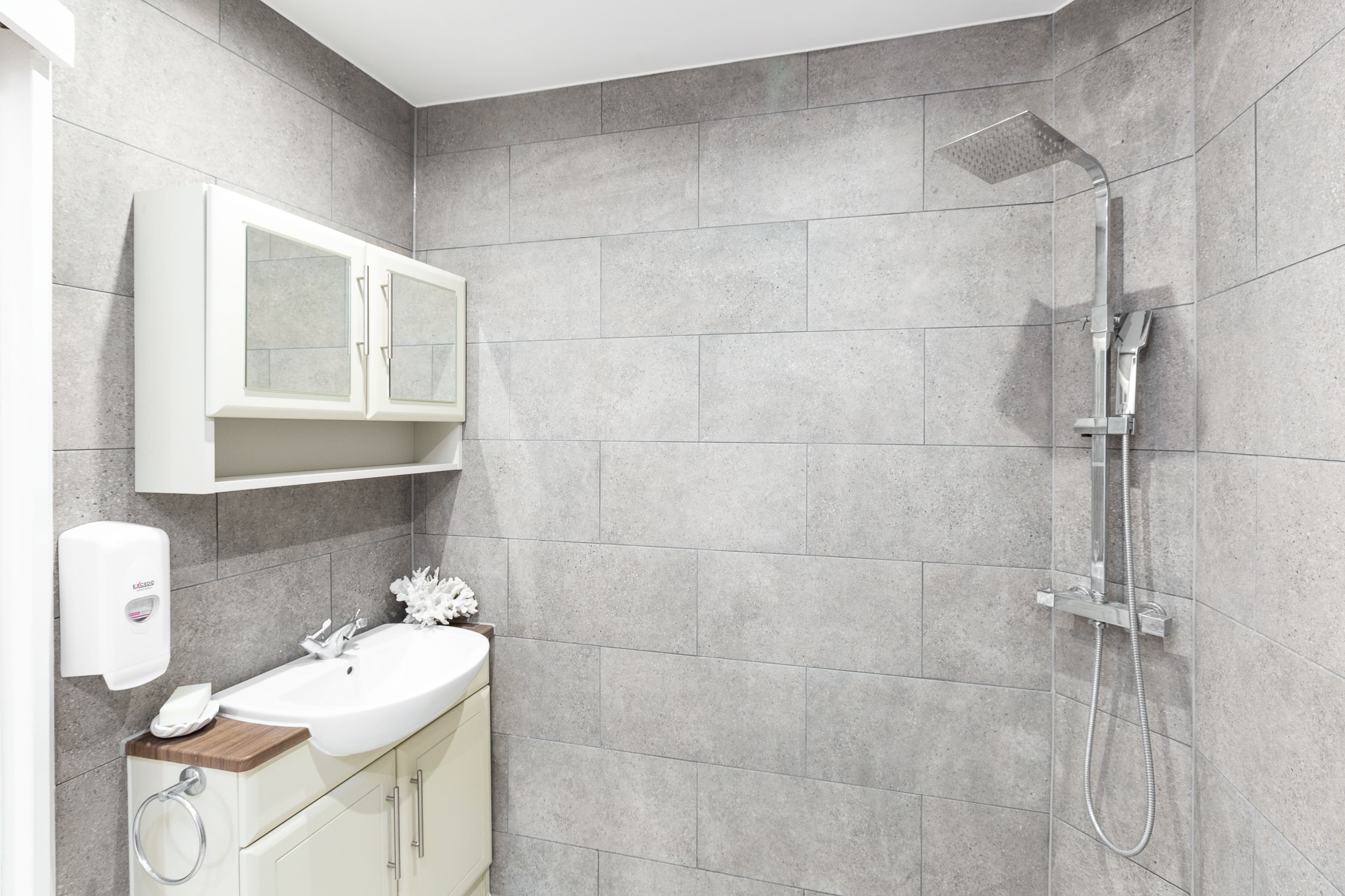 Bathroom at Etheldred House Care Home in Cambridge