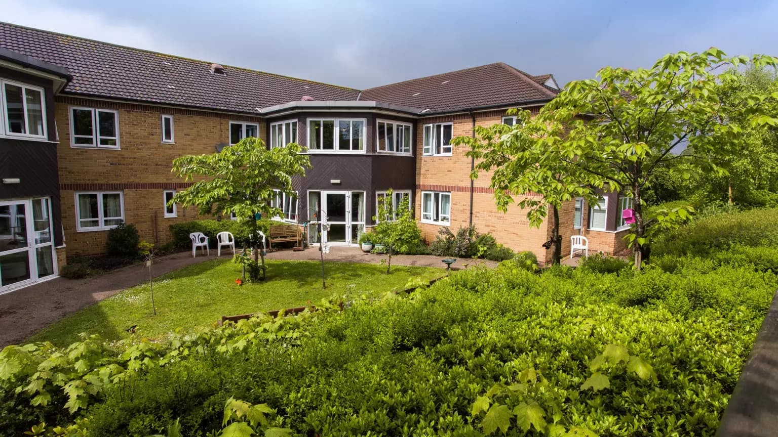 Exterior of Fosse House care home in St Albans, Hertfordshire