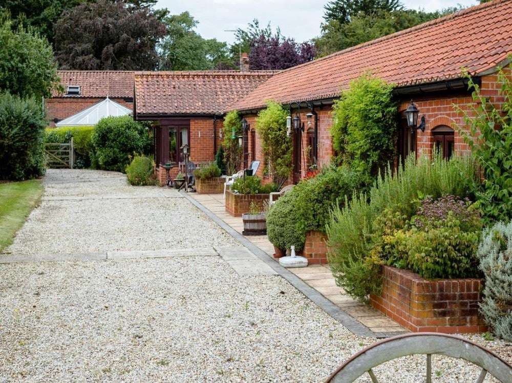 Hill Barn 001