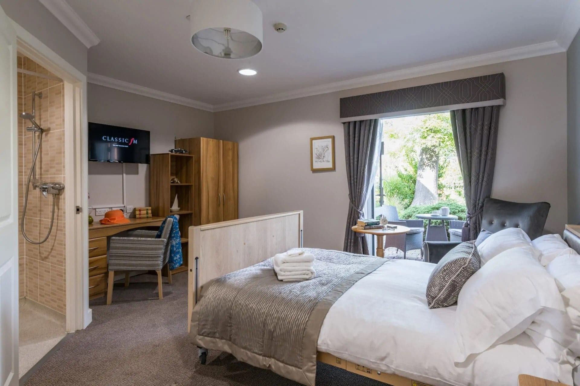 Cinnamon Luxury Care - Hartwood House care home - 014