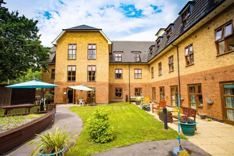 Independent Care Home - Heathlands care home - 005