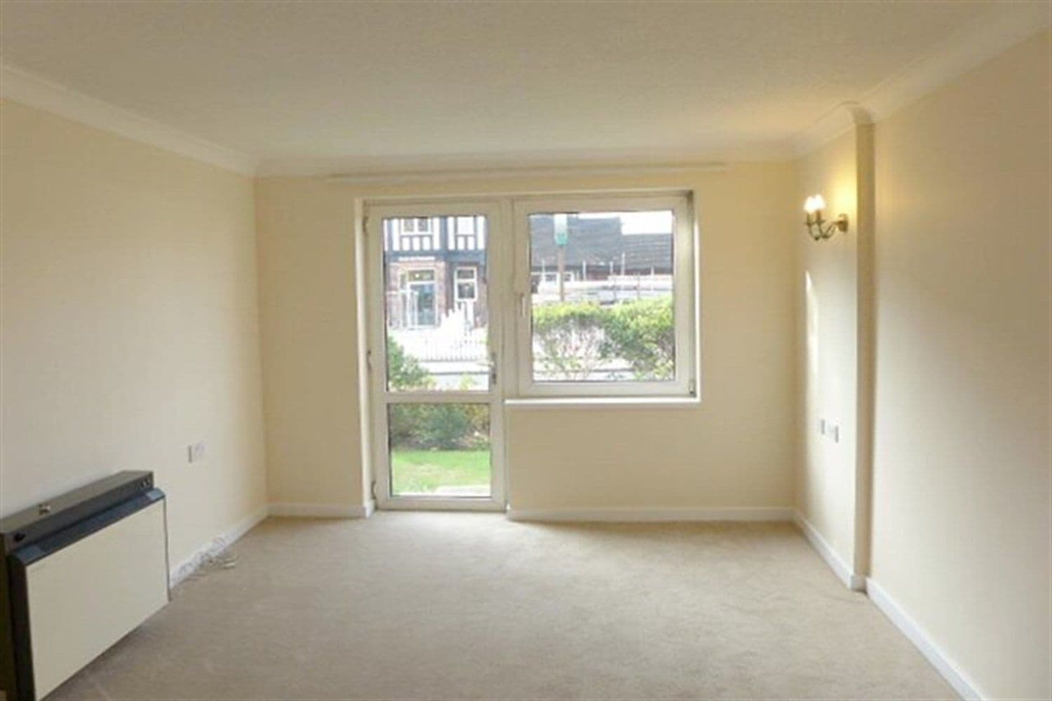 Living Room at Homheather House Retirment Developmentn in Ilford, Greater London