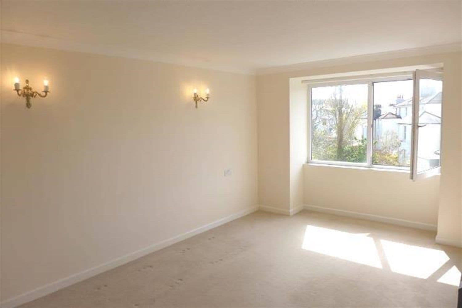 Living Room at Homelees House Retirement Apartment in Brighton and Hove, East Sussex 