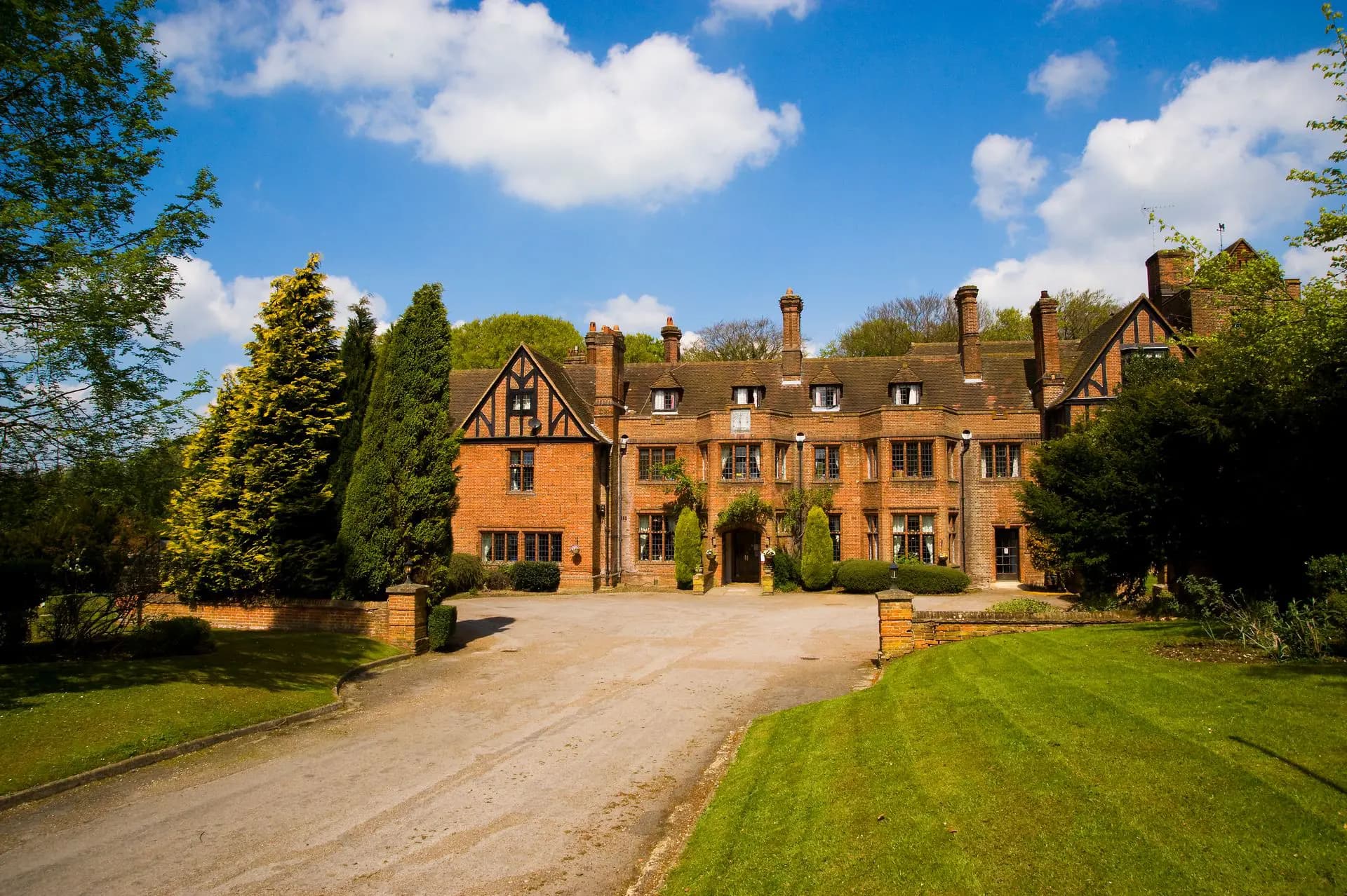 Exterior of Huntercombe Hall in Henley-on-Thames, Oxfordshire