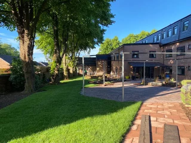 Riseley House-main-image