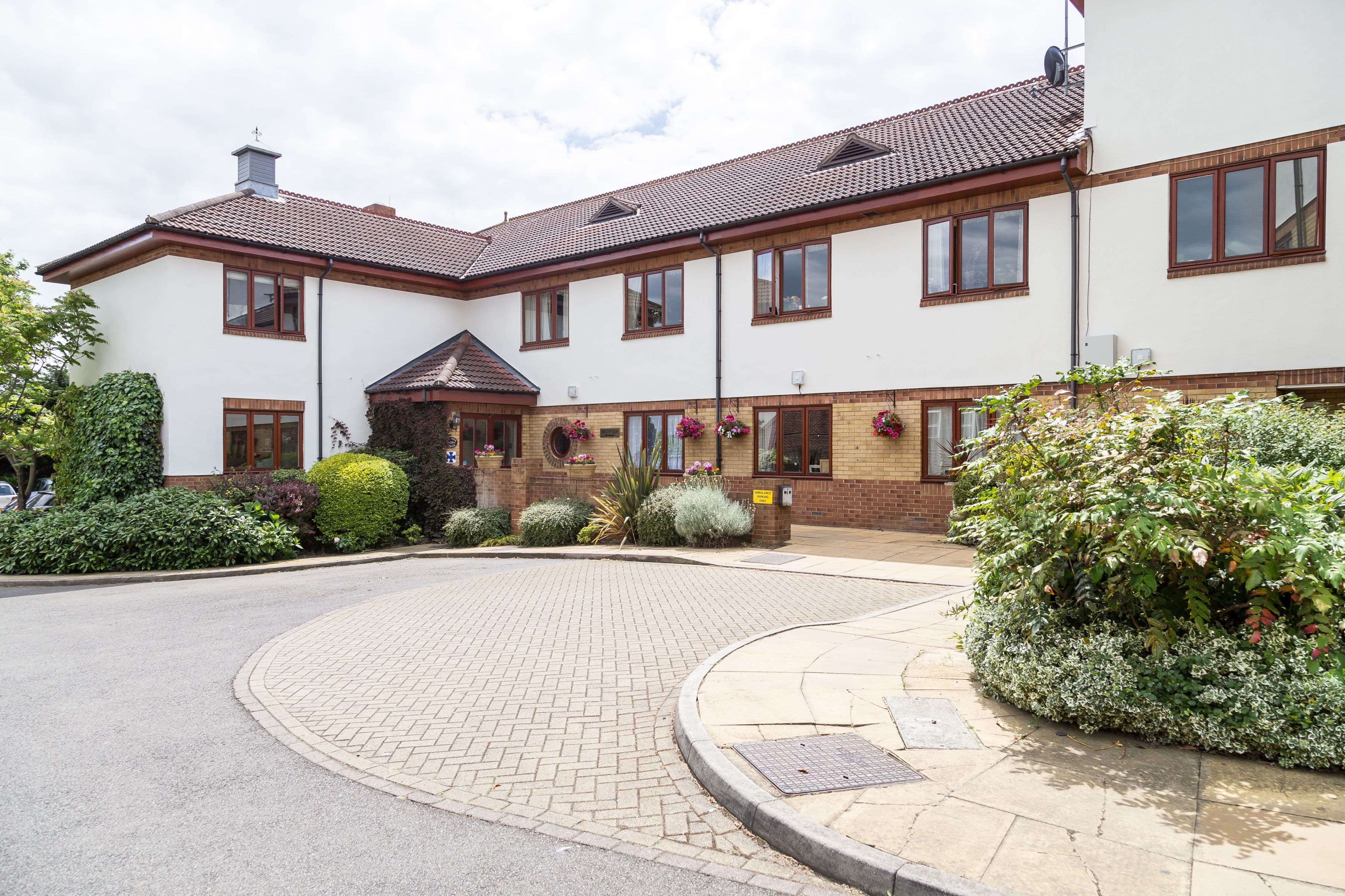 Barchester Healthcare - Hugh Myddelton House care home 3