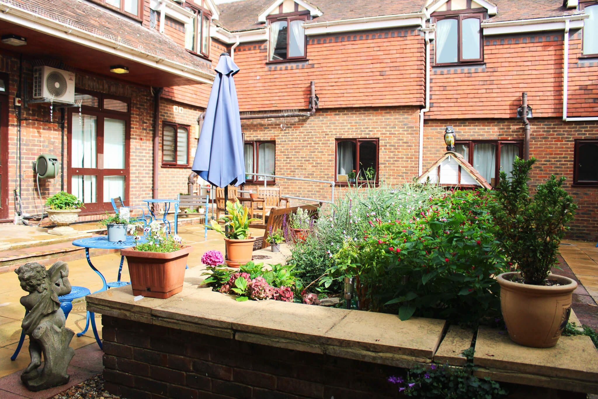 RCB Healthcare - Hawthorn Manor care home - 004