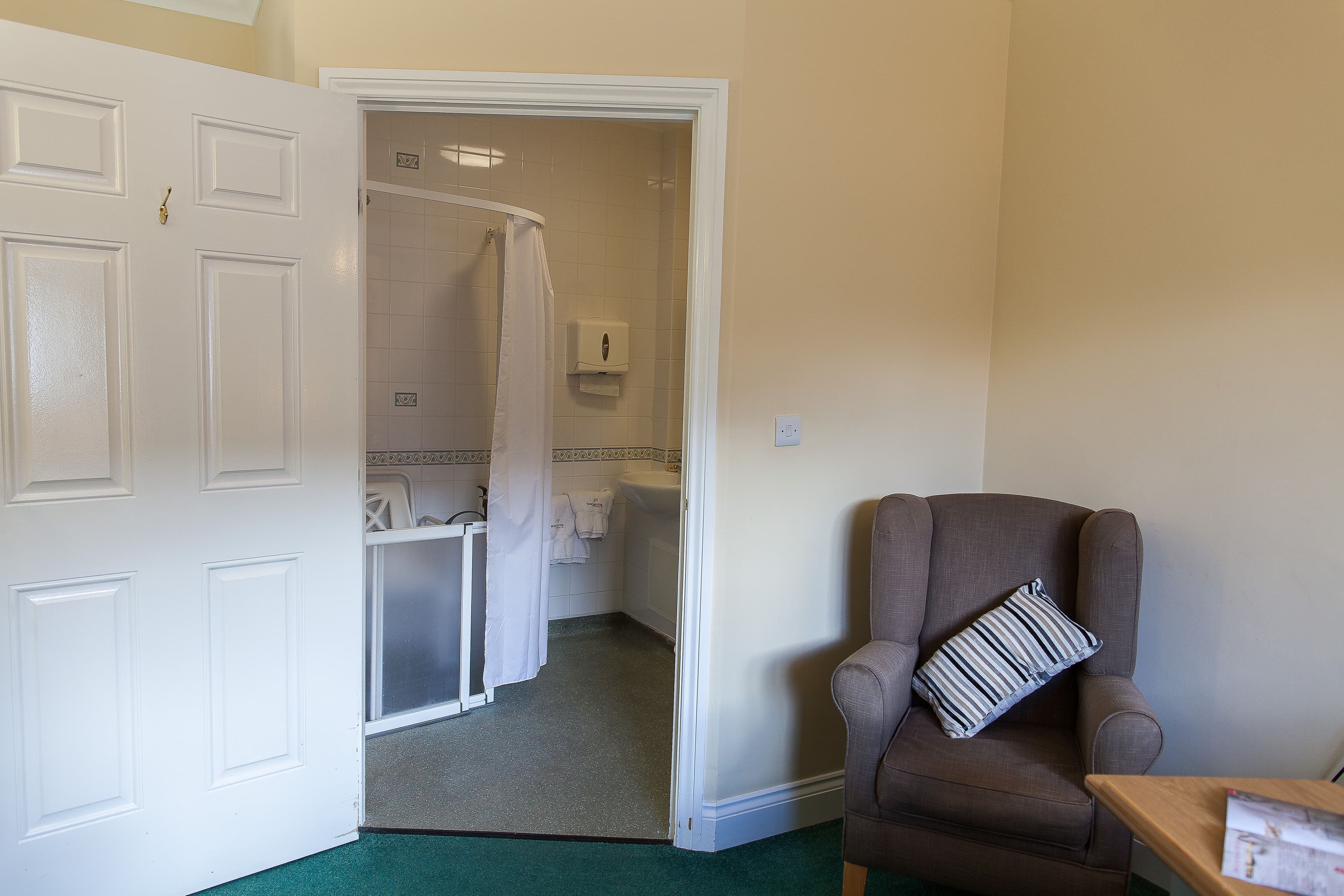 Ensuite of Newton House Care Home in Grantham, South Kesteven