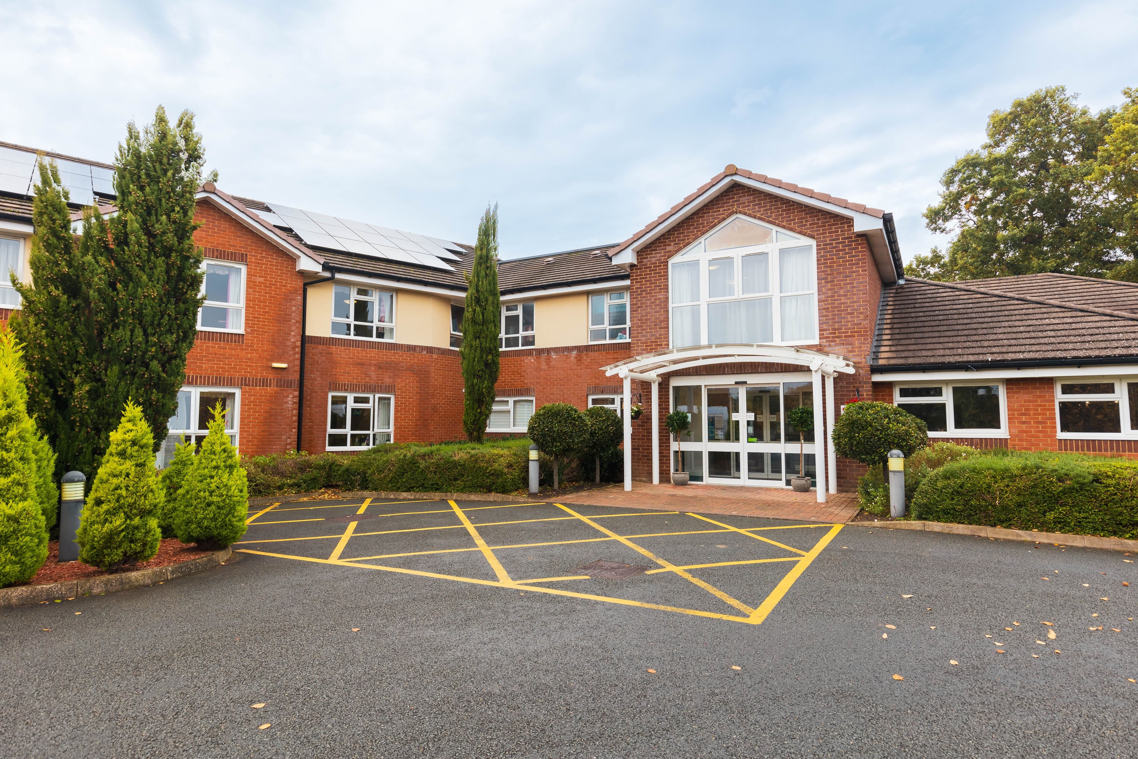 Barchester Healthcare - Barchester Healthcare Latimer Court care home - 025