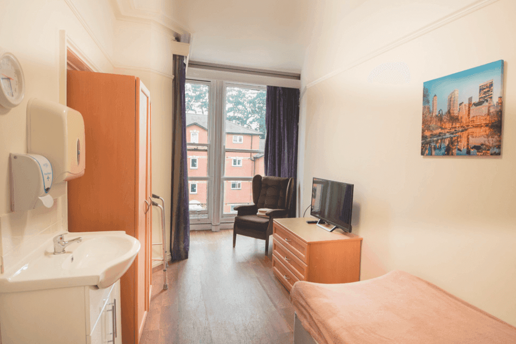 Regal Care - Linden Manor care home - 005