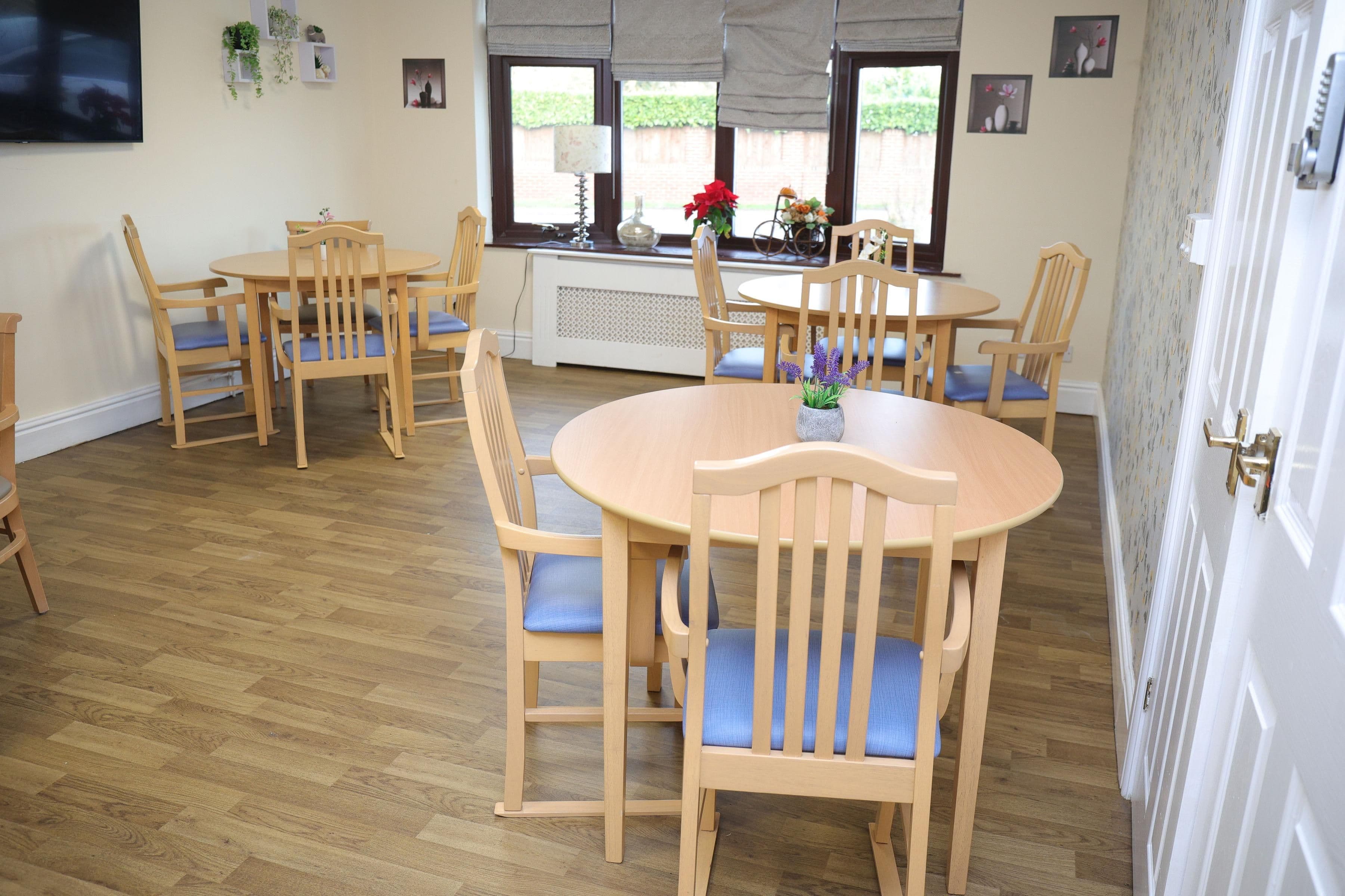 Midlands Care - Long Lea Residential care home - 002
