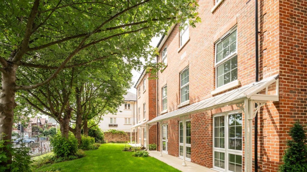 Churchill Living - Hampshire - Clinton Lodge in Southampton Road, Lymington, Hampshire, SO41 9GH - 000